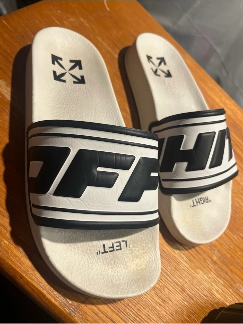OFFWHITE Men's Logo Pool White & Black Faux leather upper w/ rubber sole Slider